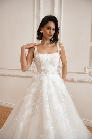 Floral Lace Wedding Dress Chyanne with Detachable Wings