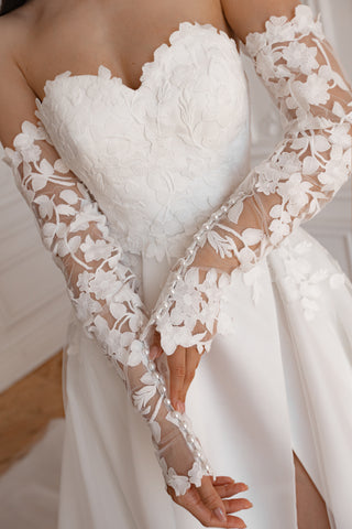 Wedding Dress Lillian with Detachable Train