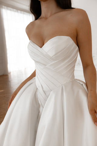 Basque Waist Wedding Gown Oceania - Olivia Bottega