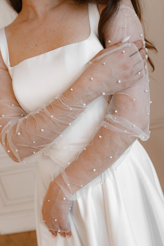 Bridal Gloves With Pearls