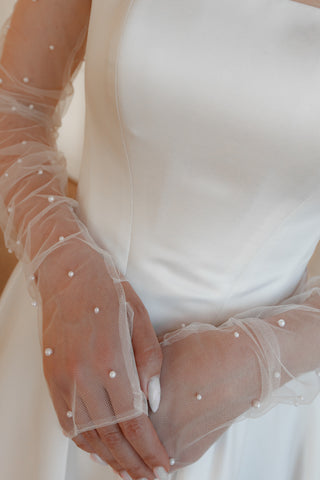 Bridal Gloves With Pearls