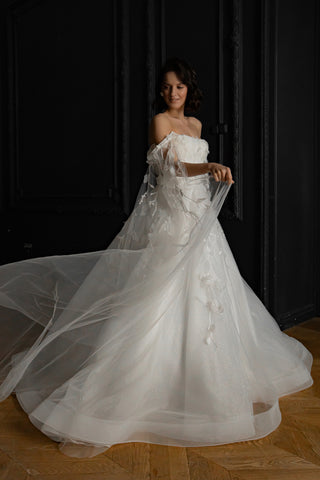 Floral Lace Wedding Dress Chyanne with Detachable Wings