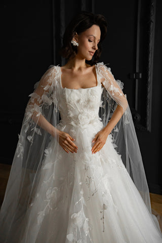 Floral Lace Wedding Dress Chyanne with Detachable Wings