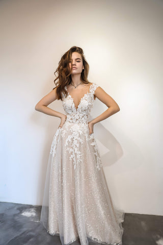 Floral lace wedding dress Enn - oliviabottega