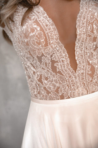 Chiffon Lace Wedding Dress Aviv Fly - Olivia Bottega