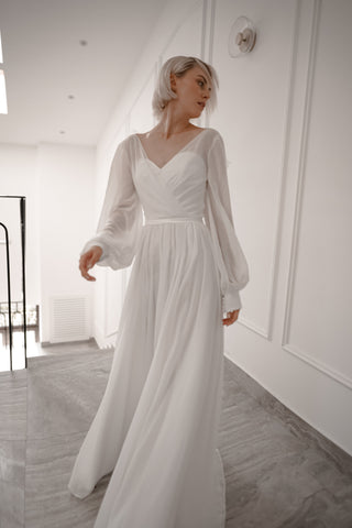 Chiffon Wedding Dress Berit With Two Leg Slits