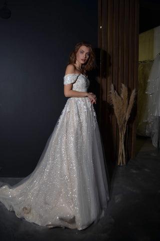 Off-the shoulder A-line wedding dress Lumy - oliviabottega