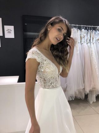 Chiffon lace wedding dress Aviv Fly - oliviabottega