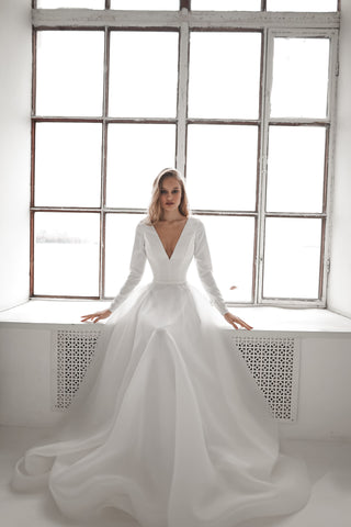 Minimalist Organza Wedding Dress Tayra - Olivia Bottega